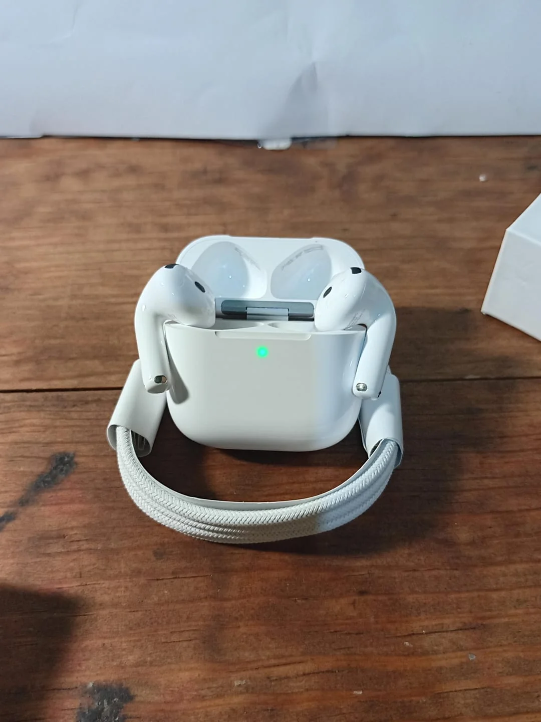 AirPods Pro (case + strap)